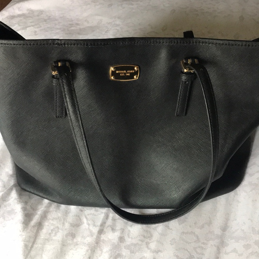 Michael kors tote purse